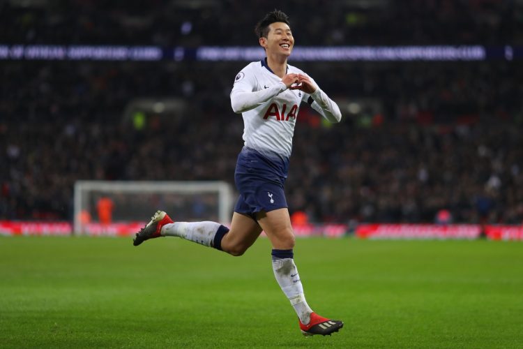 Tottenham – Leicester. Conto il Leicester reduce dalla Conference, il Tottenham vuole rimanere in scia dell’Arsenal.