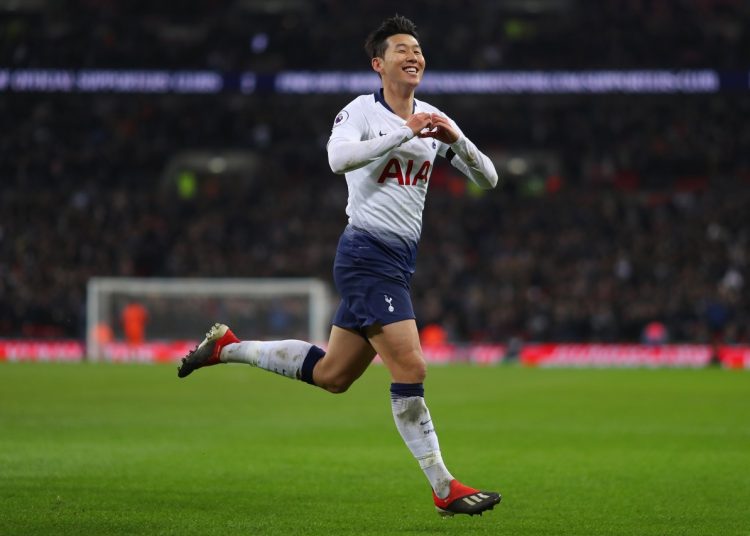 Tottenham – Leicester. Conto il Leicester reduce dalla Conference, il Tottenham vuole rimanere in scia dell’Arsenal.￼