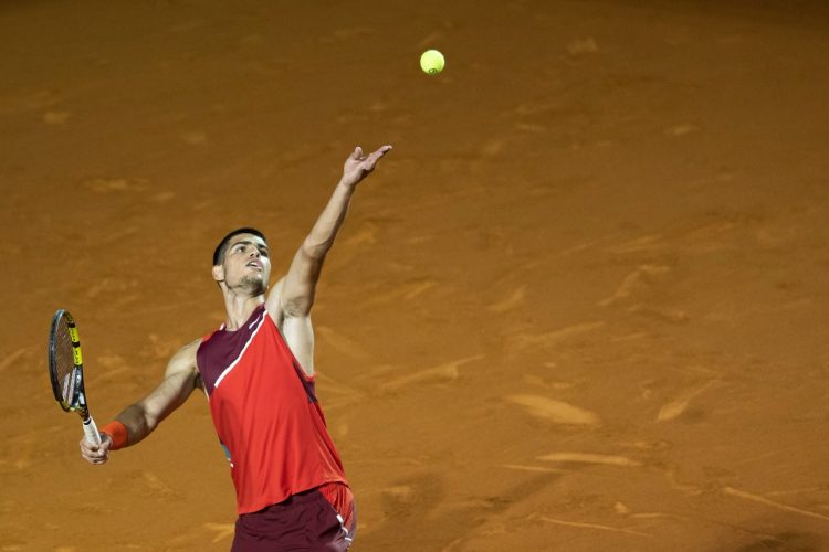 Ore 01:00, Tennis – ATP Miami. Hurkacz – Alcaraz. In finale nel doppio il gigante polacco deve vedersela con la furia rossa.￼