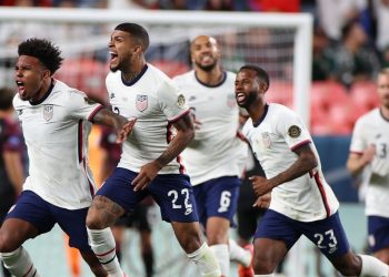 Svolta storica negli USA: parità salariale tra uomini e donne nel calcio