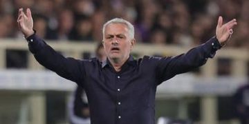 Mourinho contro Banti dopo Fiorentina-Roma: “Vogliamo spiegazioni. Così è troppo”