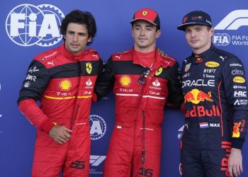 Pole Leclerc su Sainz, dietro alle Ferrari le Red Bull.