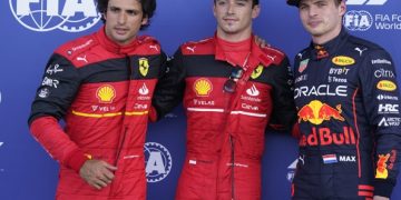 Pole Leclerc su Sainz, dietro alle Ferrari le Red Bull.