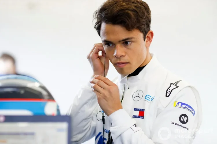 F1: Williams, De Vries al volante della FW44 in Spagna.