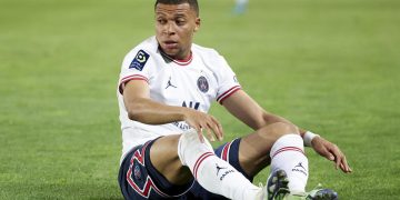 “Mbappe-Psg, rinnovo vicino”, la notizia dalla Francia. Ma la madre smentisce