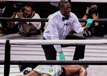 Boxe: La leggenda dei 49ers, Frank Gore segna un feroce knockout al debutto nella boxe professionistica.