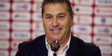 L’ex ct del Porto e dello Sporting, guiderà la Nazionale nigeriana.