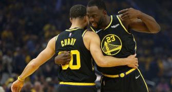 Playoff NBA: I Warriors  vincono a Dallas e si portano sul 3-0 nella serie.￼