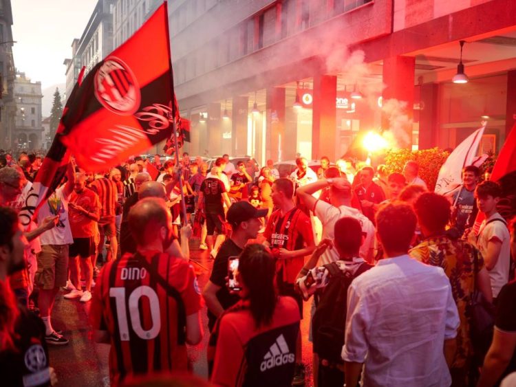 Milan, oggi incontro con i tifosi e tour sul bus scoperto