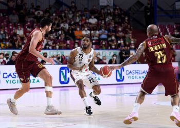 Basket Playoff LBA: Tortona continua a stupire, passa ancora a Venezia e vola in semifinale.￼