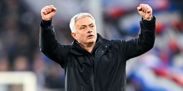 Roma-Leicester, Mourinho: “Chiedo ai tifosi di non essere spettatori ma giocatori”