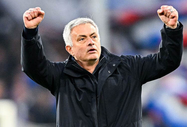 Roma-Leicester, Mourinho: “Chiedo ai tifosi di non essere spettatori ma giocatori”