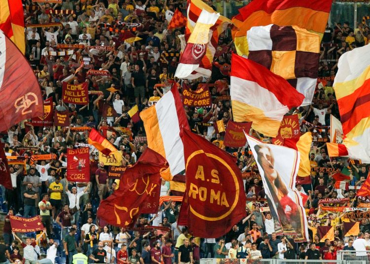 Roma – Venezia. I ragazzi di Mourinho ricevono l’omaggio dello stadio nell’ultima in casa.￼
