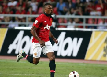 Manchester United-Liverpool vecchie glorie, Evra sbotta: “Dove sono gli inglesi?”