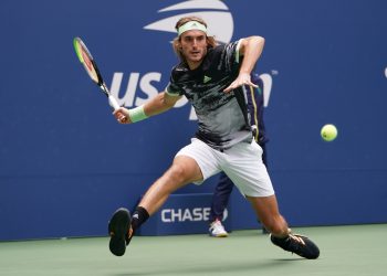 Tsitsipas primo finalista a Roma: batte Zverev e attende l’avversario
