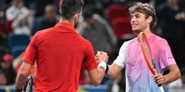 Shanghai, Masters1000: Cobolli perde contro il suo idolo Djokovic