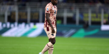 Duván Zapata, stagione finita per il bomber del Torino: grave infortunio al ginocchio