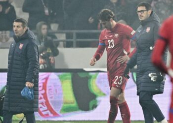 Infortunio Vlahovic: attesa per gli esami al ritorno in Italia