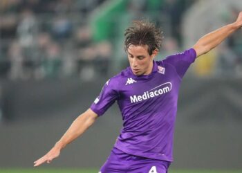 Fiorentina- Inter, malore per Bove in campo. Partita rinviata