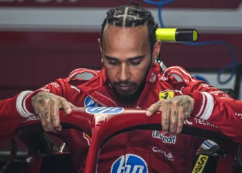 Hamilton conquista la pole per la minigara del 22 marzo al GP F1 Cina