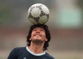 Maradona, a processo il personale medico: l’accusa è di omicidio e negligenza