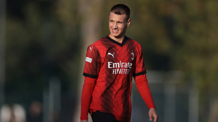 Calciomercato Lecce: colpo Camarda, ma il Milan mantiene il controllo