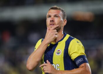 Fiorentina, colpo Dzeko: il bosniaco è pronto a tornare in Serie A