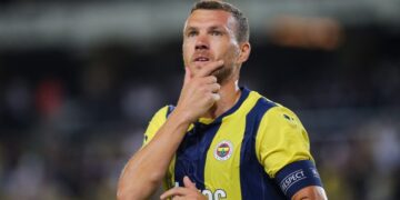 Fiorentina, colpo Dzeko: il bosniaco è pronto a tornare in Serie A