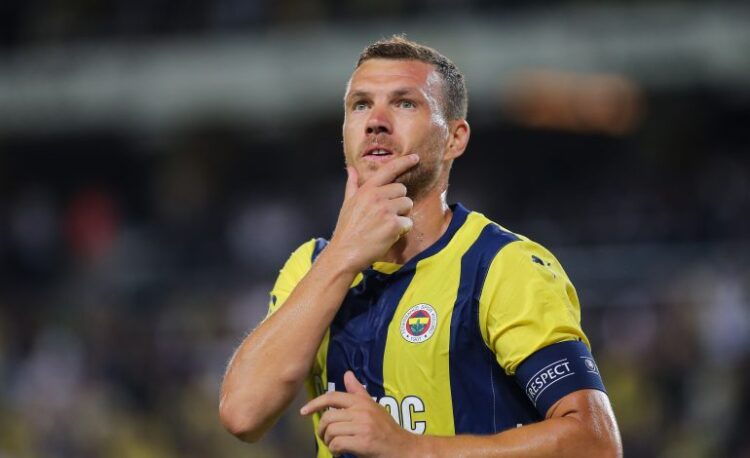Fiorentina, colpo Dzeko: il bosniaco è pronto a tornare in Serie A