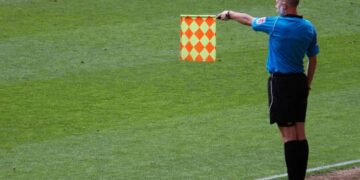 Accadde oggi, 13 giugno 1925: nasce il fuorigioco moderno