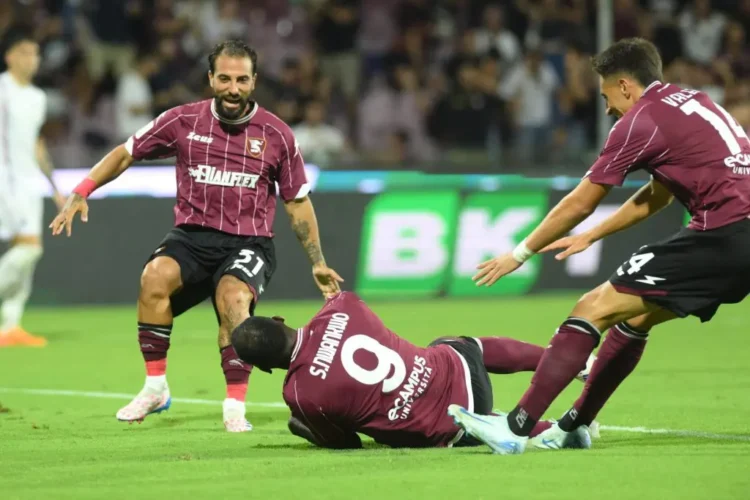 Salernitana: sospetta intossicazione alimentare colpisce la squadra al ritorno da Genova