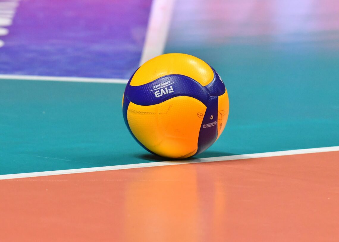 Champions League final four volley