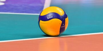 Champions League final four volley